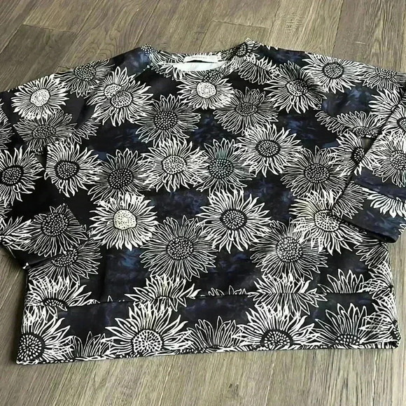 🔥MUNTHE🔥 | Blue long sleeve with daisies - Picture 2 of 10